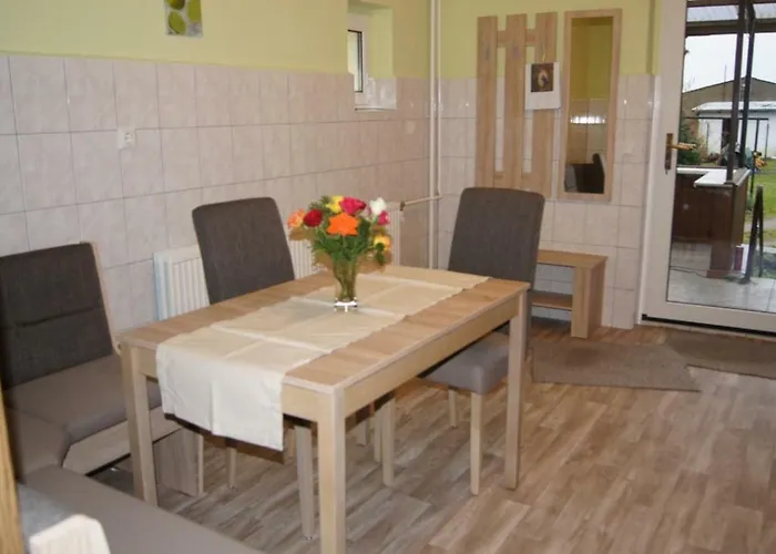 Feldberger Seenlandschaft * Neuhof (Mecklenburgische Seenplatte)